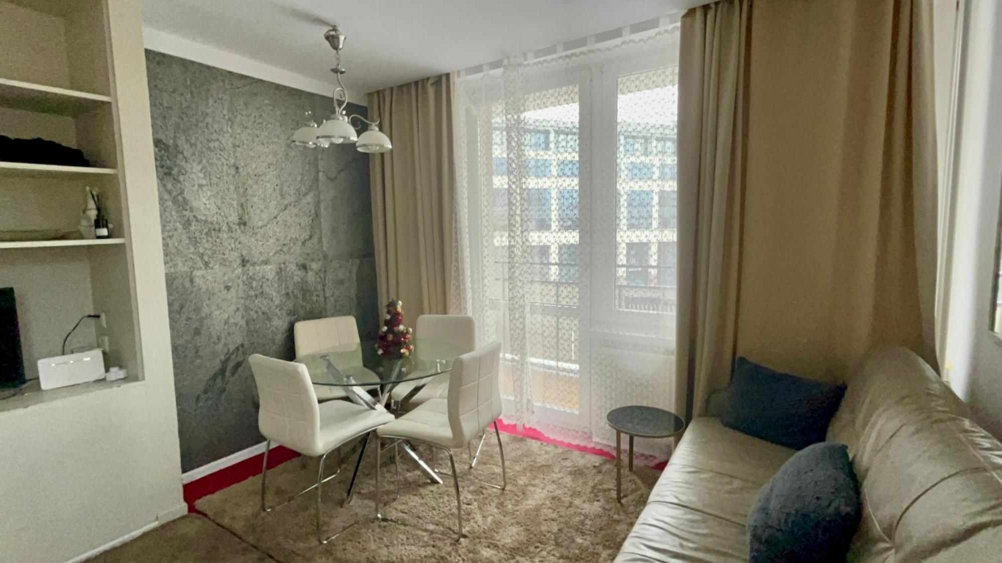 Perfect Location Two Bedrooms With Balkony Varşova Dış mekan fotoğraf